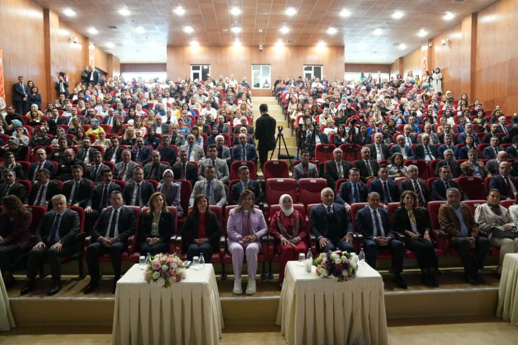 Diyarbakır’da TBMM Kadın-Erkek Fırsat Eşitliği Komisyonu Toplantısı Gerçekleştirildi