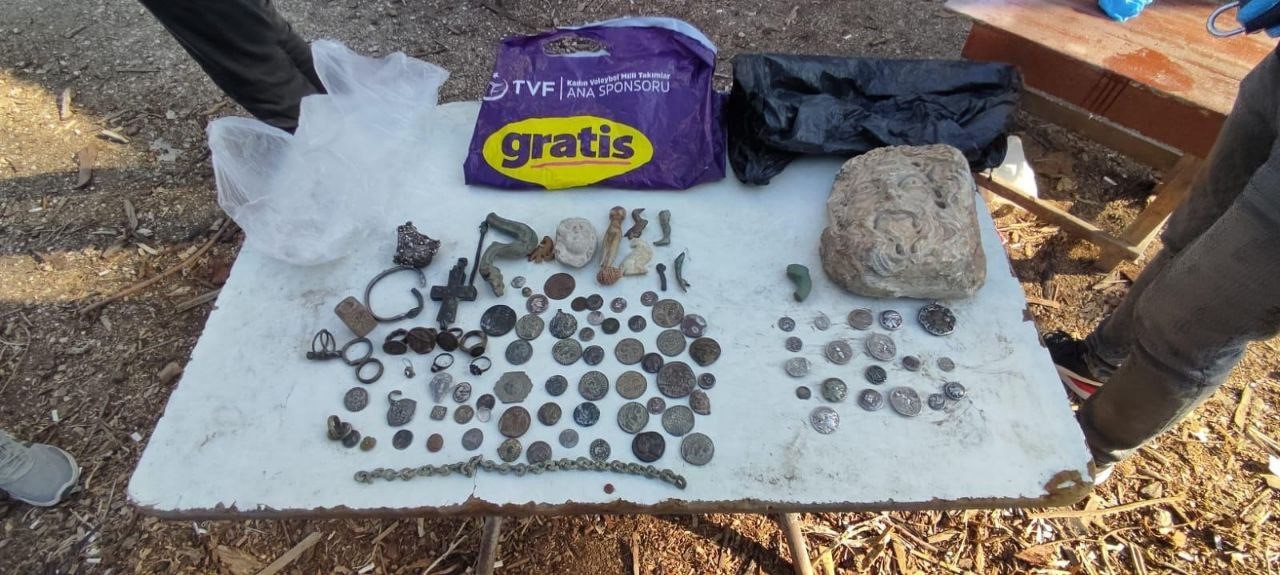 Adana'da kaçakçılık operasyonu: 18 gözaltı