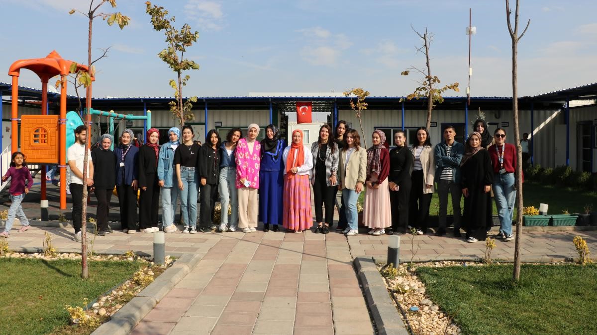 Konteyner Kent'te kadınlara hijyen eğitimi