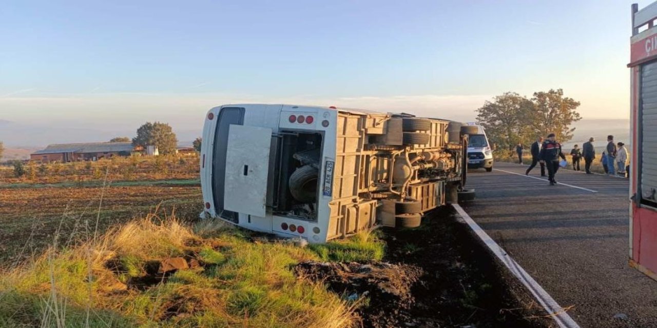 Tarım işçilerini taşıyan servis yan yattı: 23 yaralı