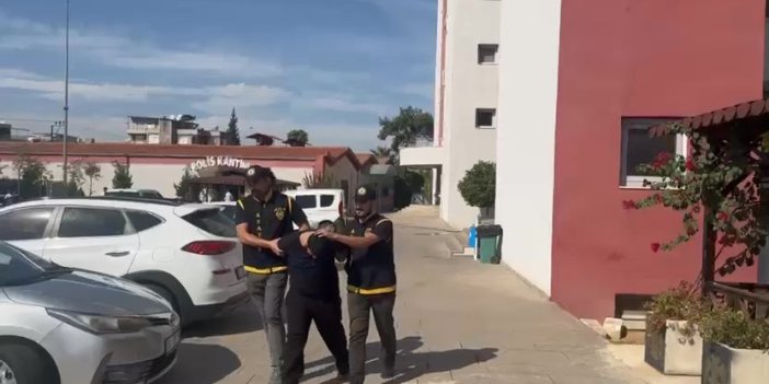 Adana’da polis aracına kurşun isabet etti
