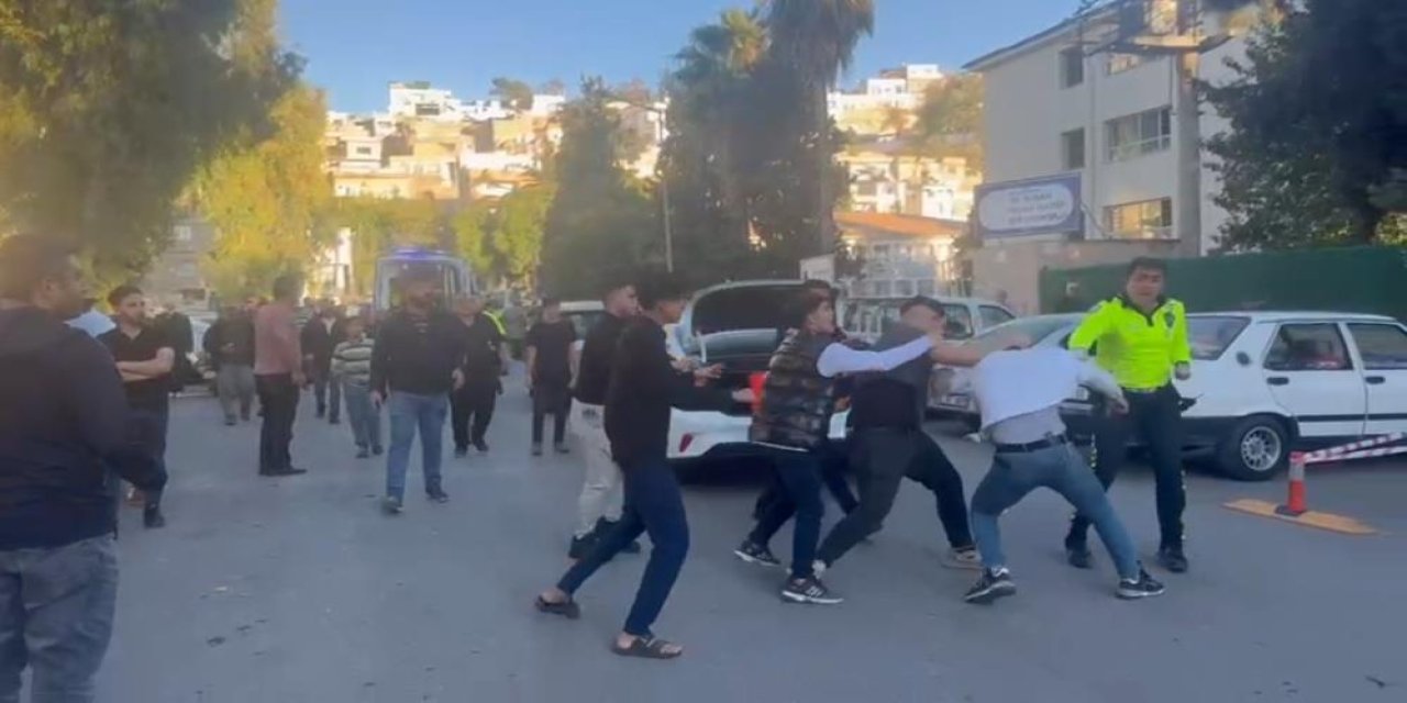 Kaza sonrası kavga kamerada