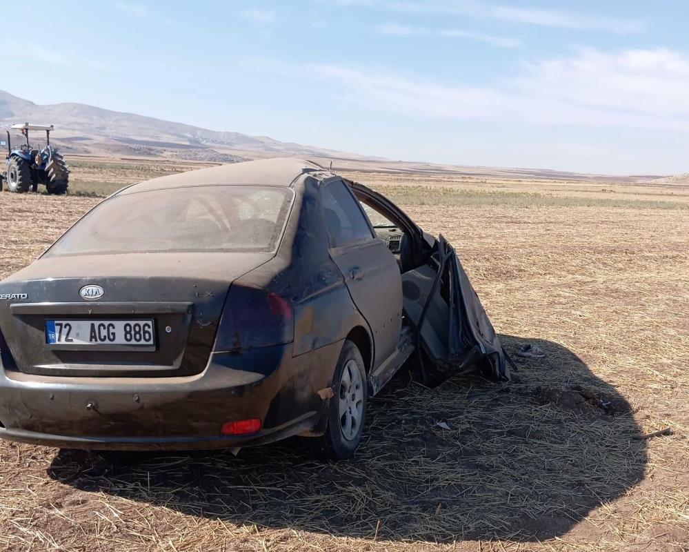 Otomobil takla attı, camdan fırlayan çocuk hayatını kaybetti