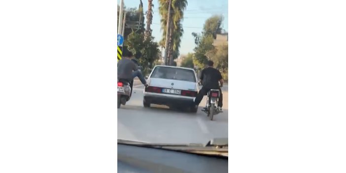 Motosikletliler Tofaş’ı itti