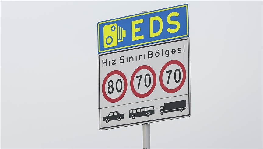 Karayollarında sadeleşme başladı: Binlerce levha kaldırıldı