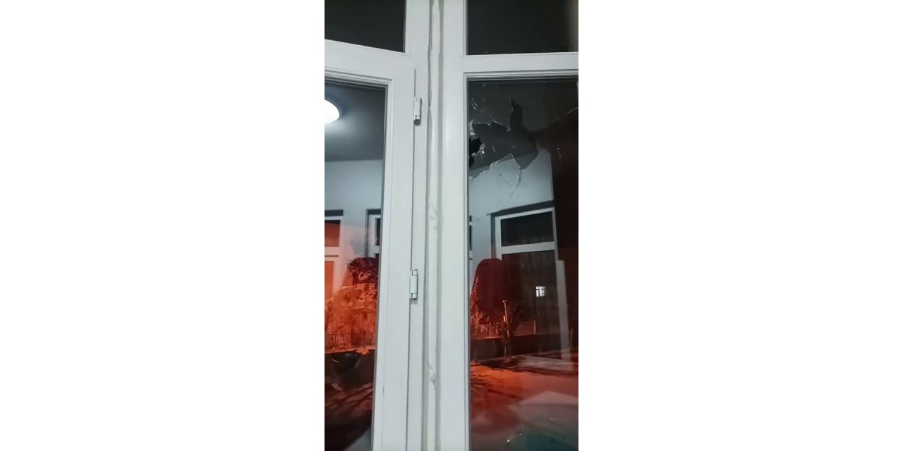 Silahlı ve bıçaklı kavga; 2 yaralı