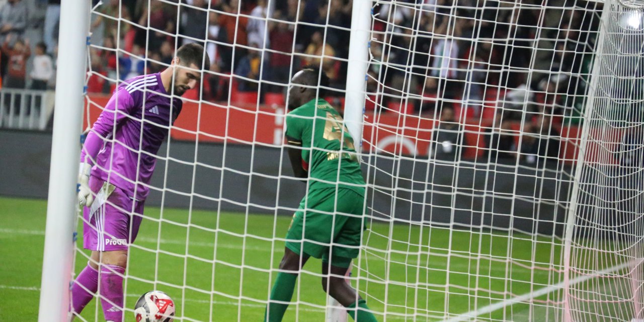 Amedspor 3 puanı ilk devrede aldı