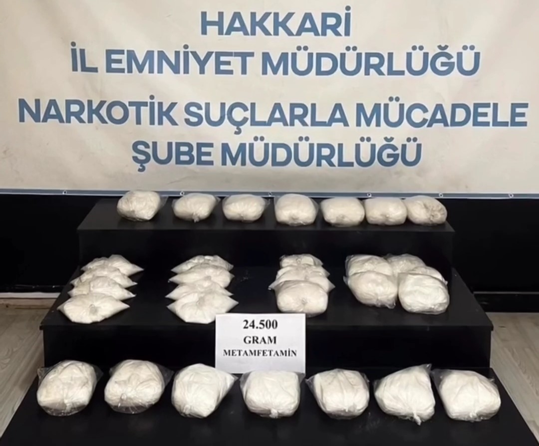 Hakkari'de 24 kilo metamfetamin ele geçirildi