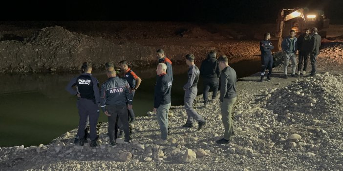 Adıyaman’da kamyonet gölete düştü