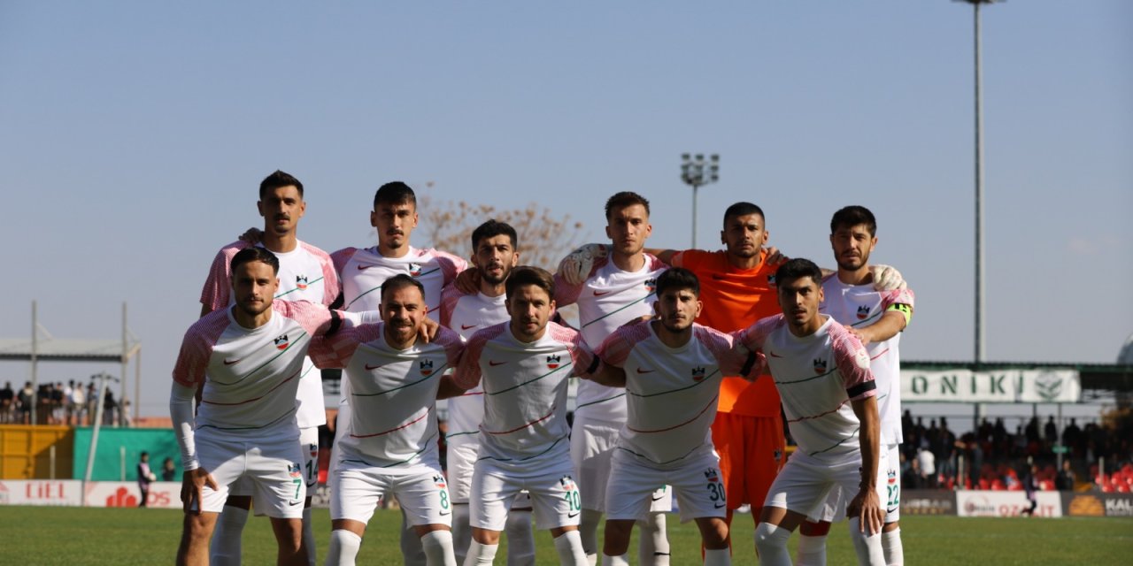 Diyarbekirspor'dan 2 kırmızı kart ve penaltı paylaşımı: "Tebrikler hakemler!"