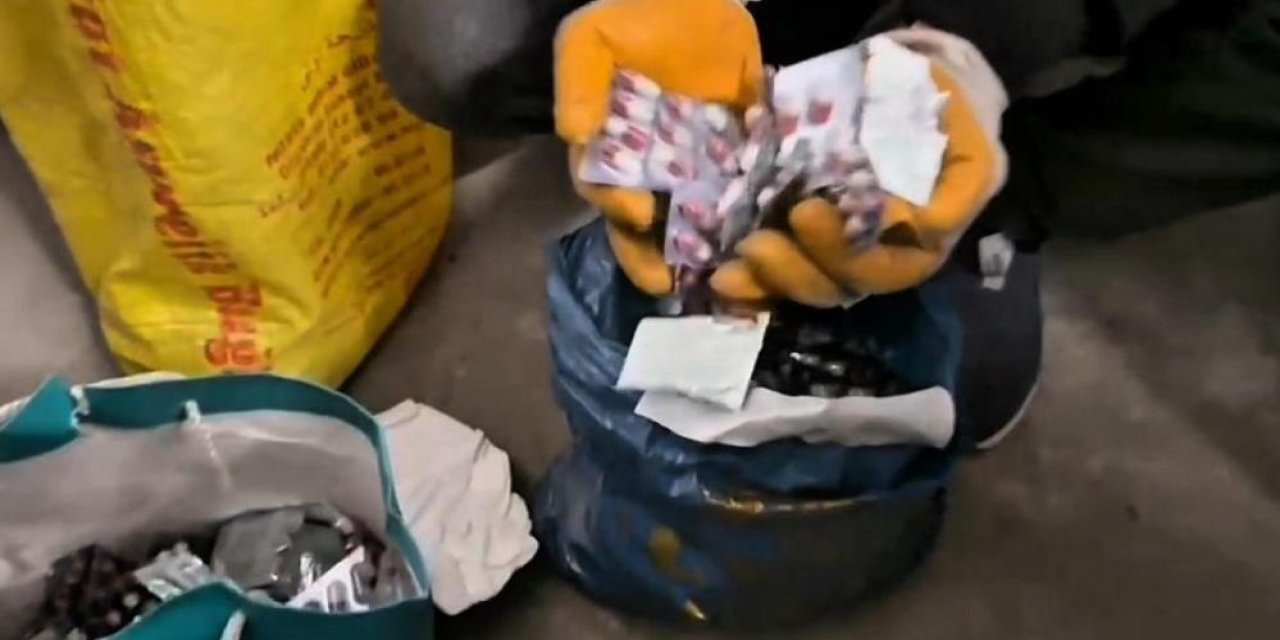 Oto lastiklerinin içinde uyuşturucu hap ele geçirildi