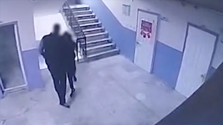 Otizmli öğrenciyi merdivenden iten okul müdürü gözaltına alındı