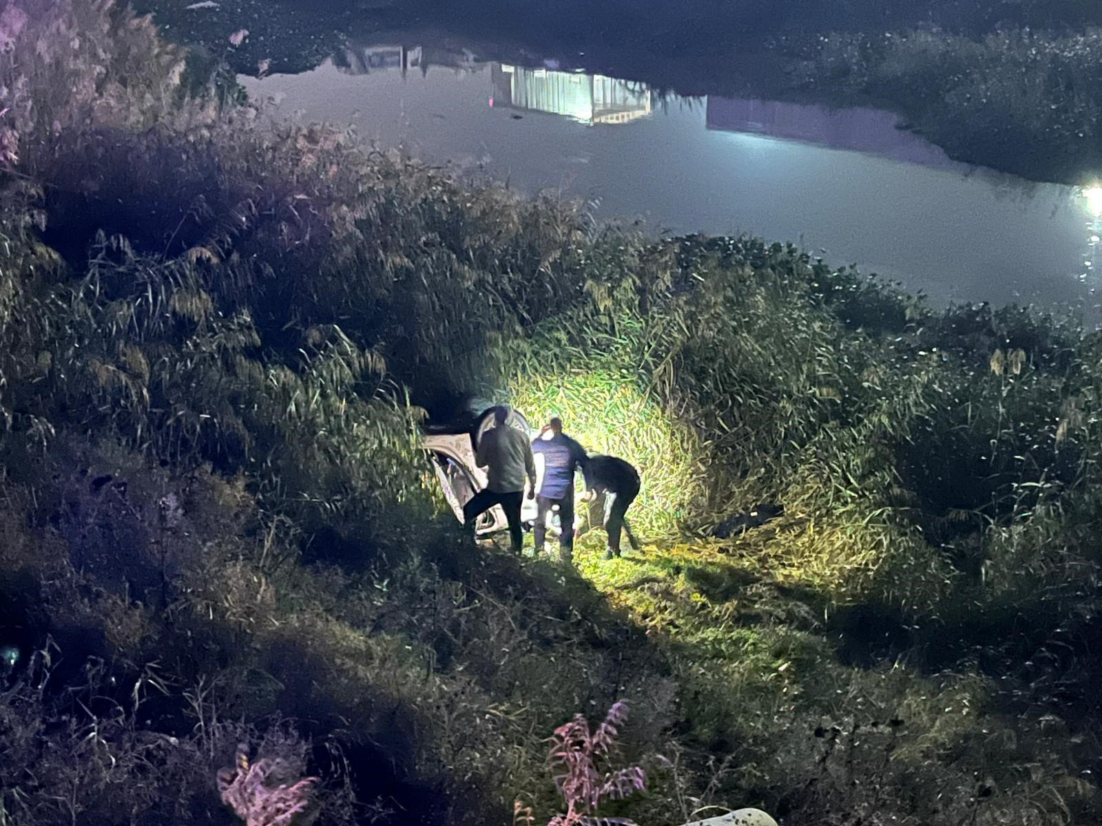 Göçmenleri taşıyan araç nehre düştü: 9 yaralı