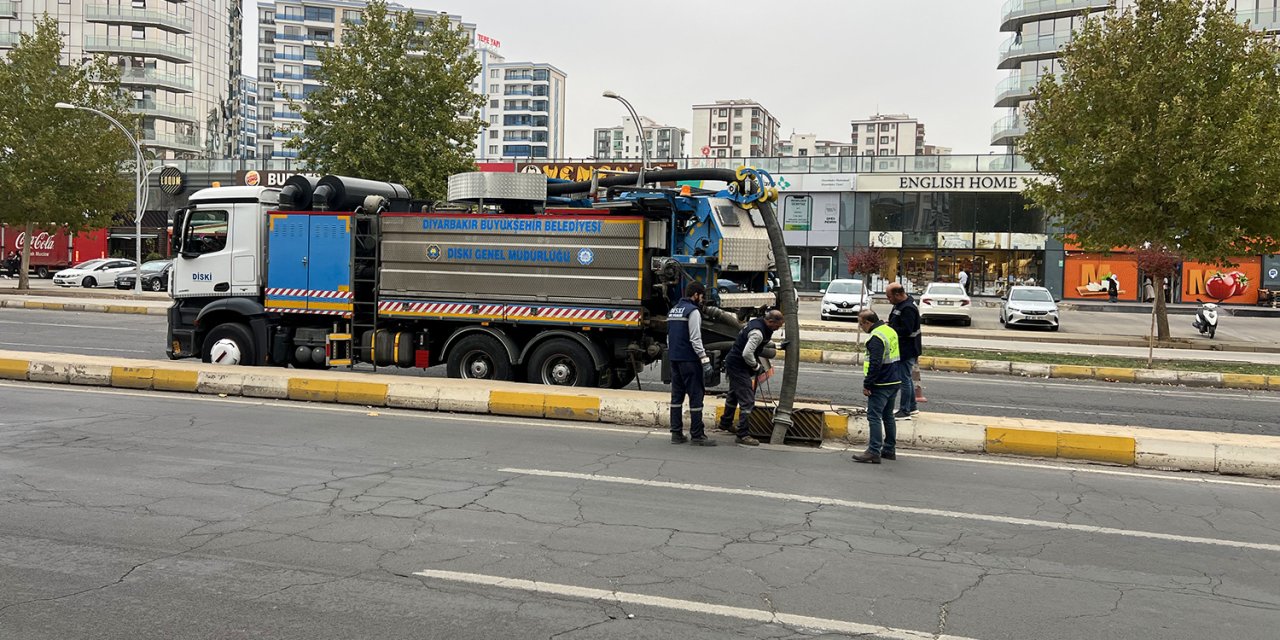 Diyarbakır'da şiddetli yağış uyarısı DİSKİ'yi harekete geçirdi