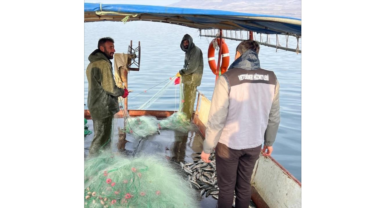 Van Gölü'nde balıkçılık denetimi
