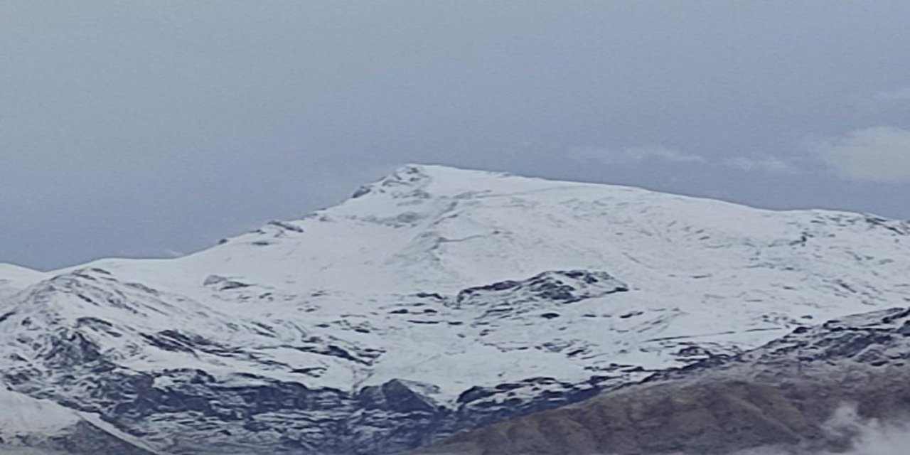 Batman’a mevsimin ilk karı yağdı