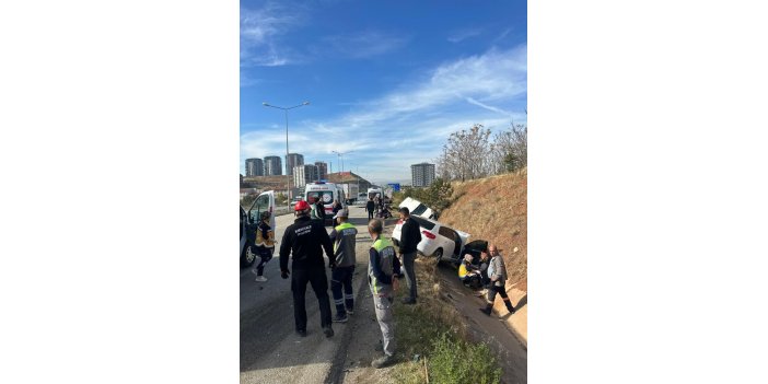 İki otomobil çarpıştı: 8 yaralı