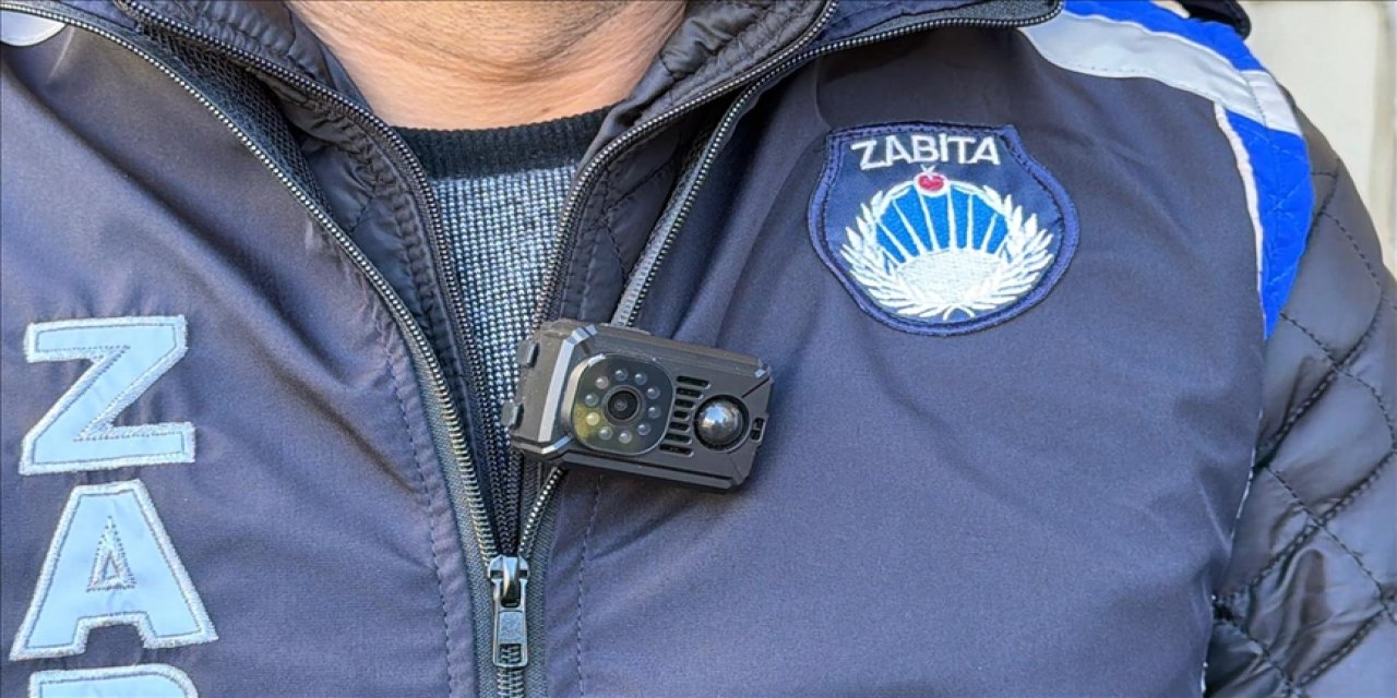 Zabıta yere çöp atanları artık yaka kamerasıyla tespit edecek