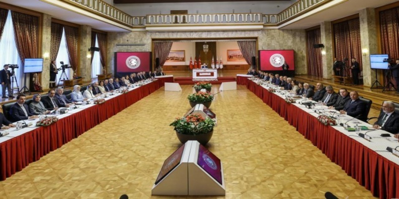 İmralı'ya dört kişilik heyet gidecek