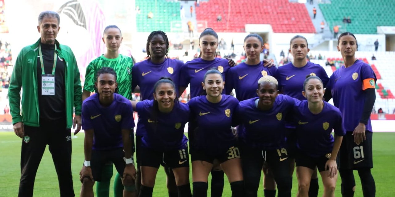 Trabzonspor ilk dakika golüyle ilk yarıyı önde tamamladı