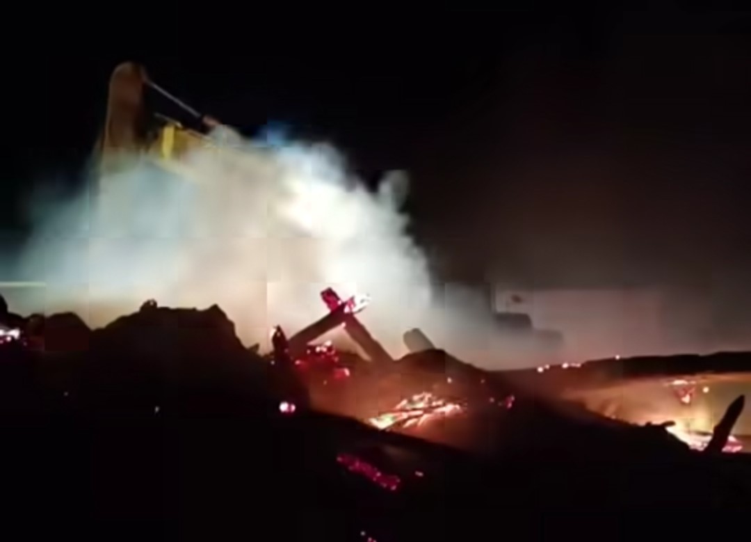 Van'da samanlıkta yangın