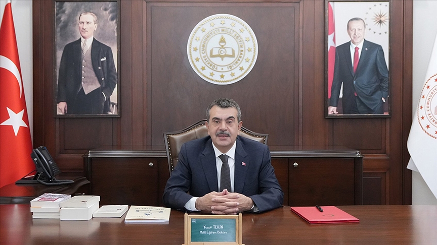 Bakan Tekin'den 24 Kasım Öğretmenler Günü mesajı
