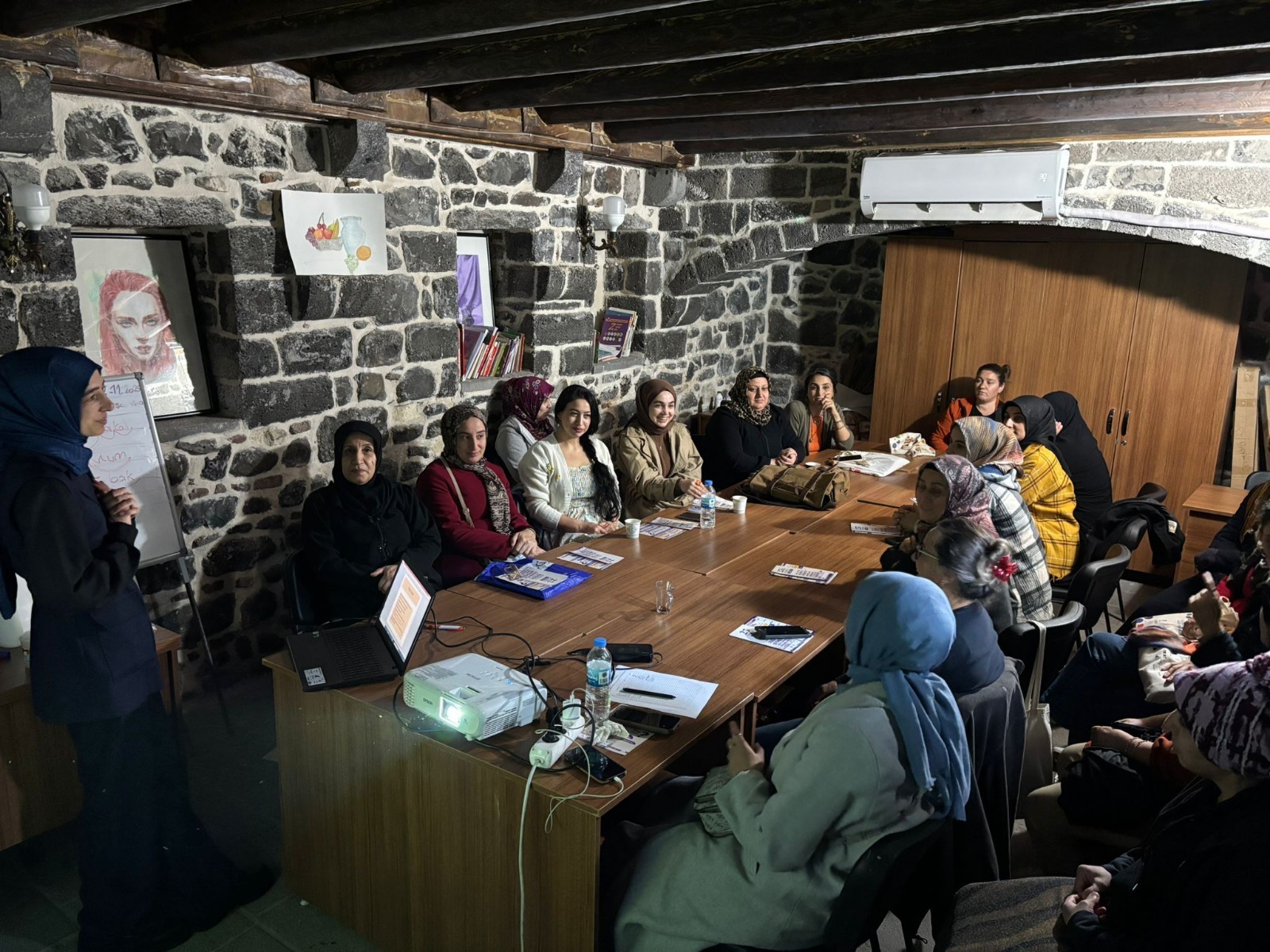 Diyarbakır'da kadınlar farkındalık atölyelerinde buluştu