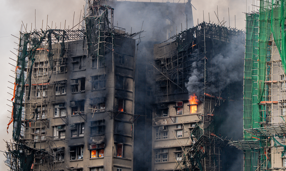 Hong Kong’taki yangın faciasında can kaybı 94’e yükseldi