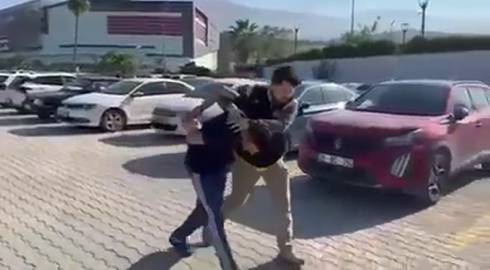 İş arkadaşını öldüresiye döven şahıs tutuklandı