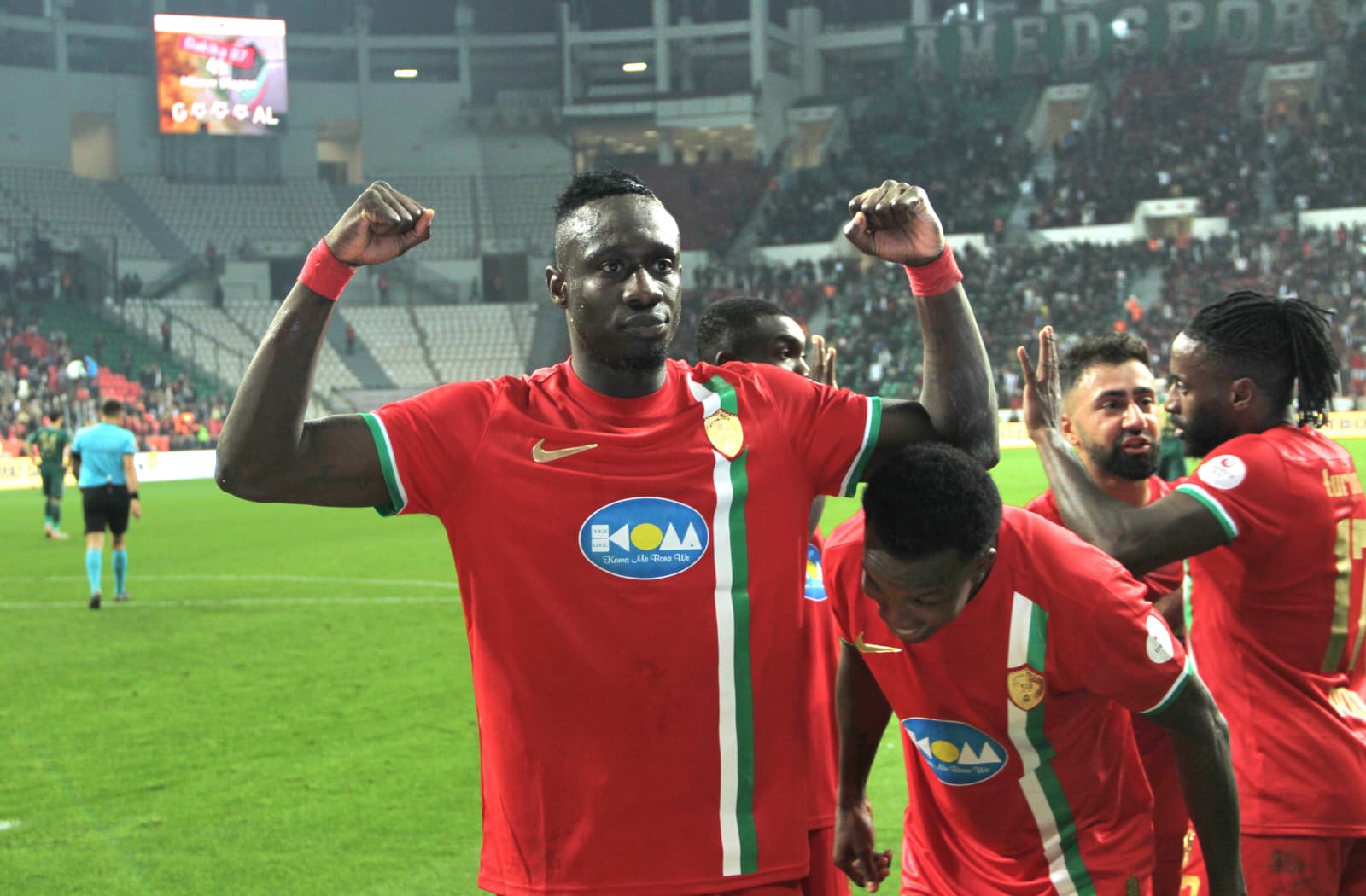 Diagne sahada fırtına gibi esti