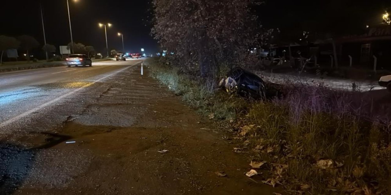 Otomobil şarampole uçtu: 2 yaralı