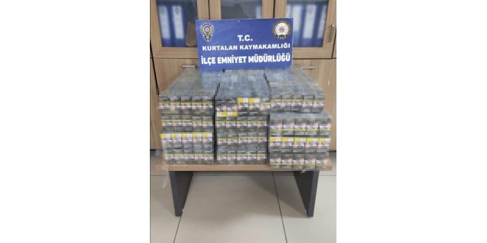 Şüpheli araçtan bin 800 paket kaçak sigara çıktı