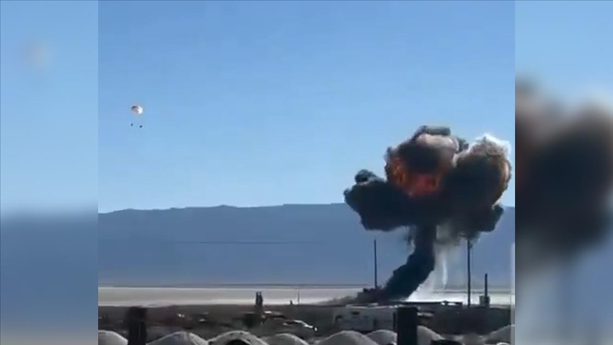 ABD’de gösteri uçağı düştü