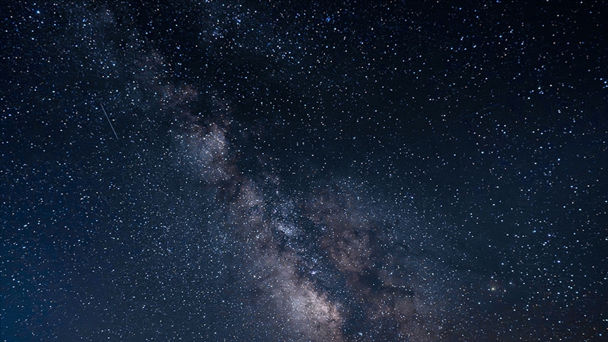 12 milyar yıl öncesine ait dev galaksi keşfedildi