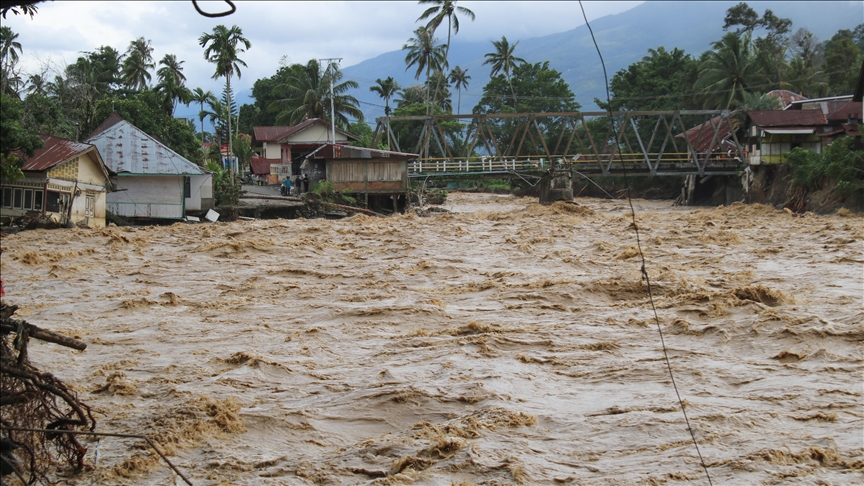 Güney Asya'da afetlerde ölenlerin sayısı 1500'ü aştı