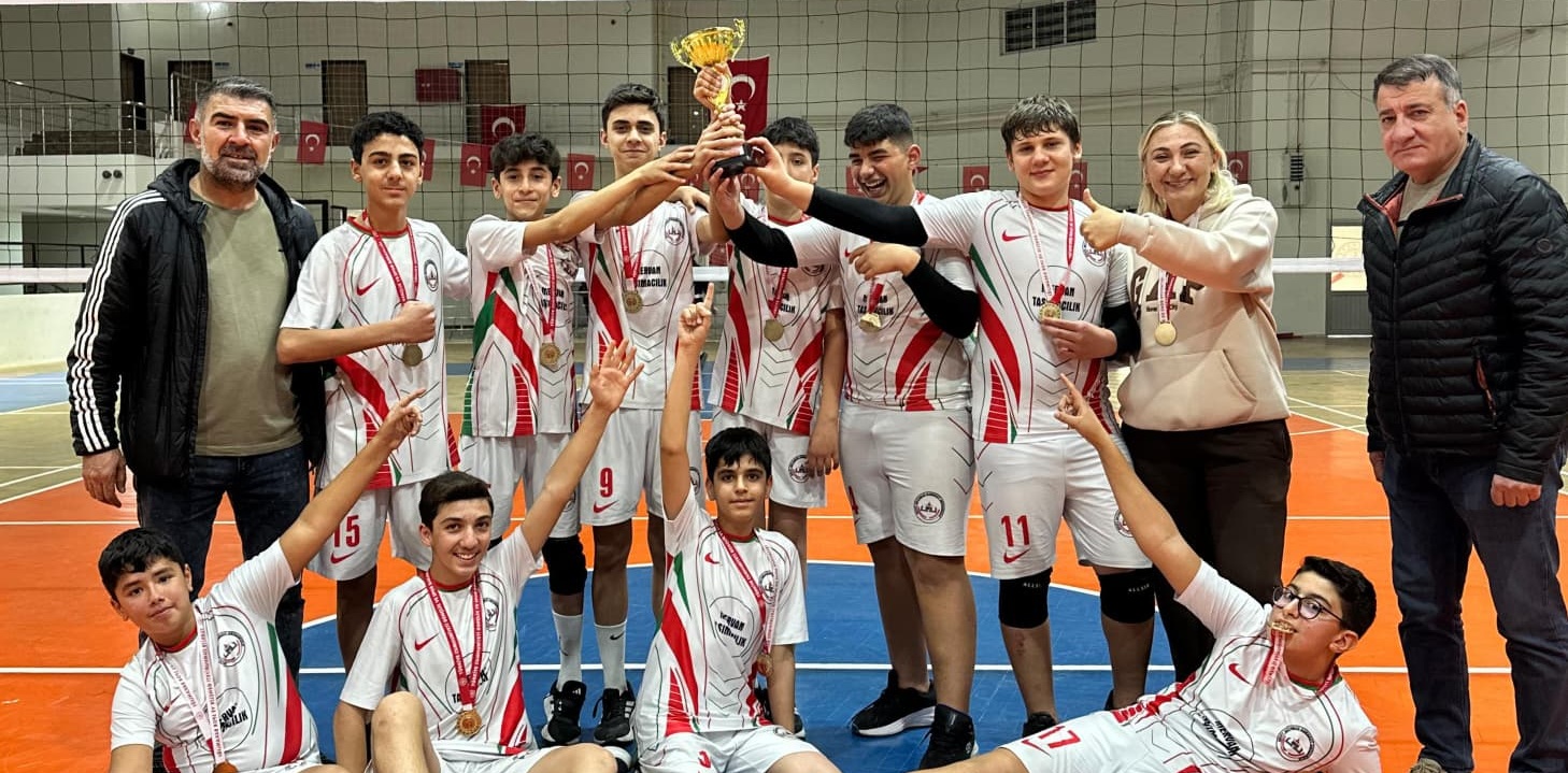 Diyarbakır Şehit Şehmus Karakut Ortaokulu Voleybol İl Şampiyonu