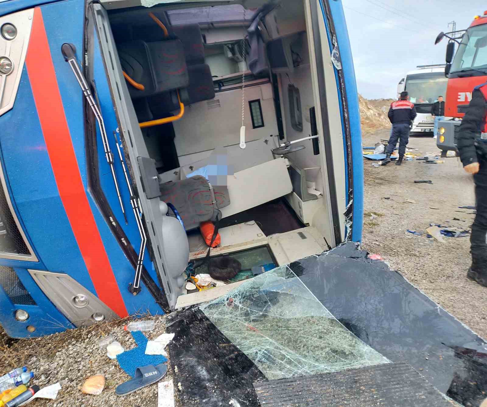 Cezaevi nakil aracı devrildi: 9 yaralı