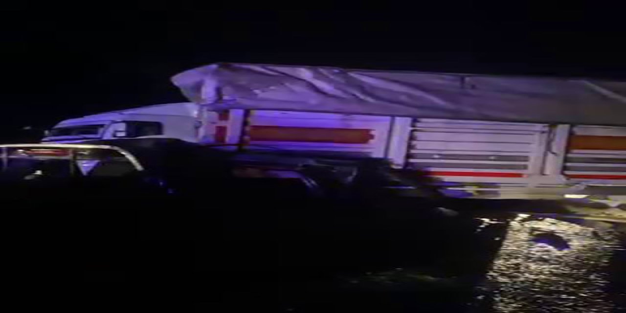 Diyarbakır’da pikap tıra arkadan çarptı!