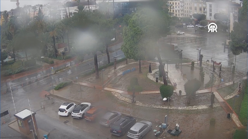 Antalya'da 4,9 büyüklüğünde deprem