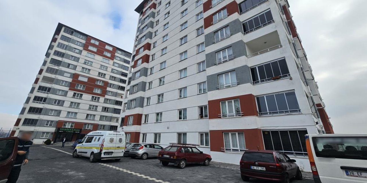 Evi taşınırken tartıştığı nakliyeciyi bıçakladı