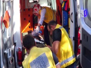 Suriyeli 4 yaralı Akçakale'ye götürüldü