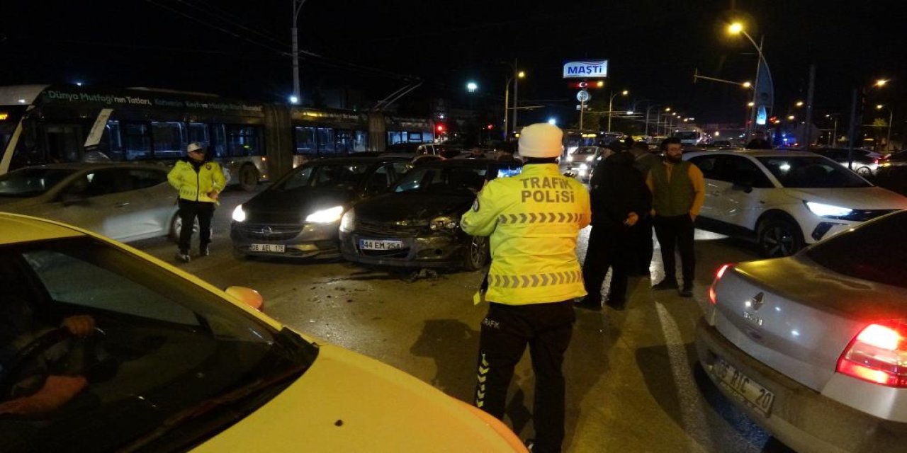 Zincirleme kaza: 2 yaralı