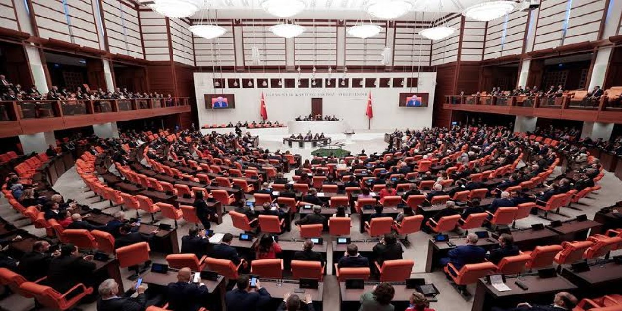 AKP ve CHP komisyona raporlarını teslim edecek