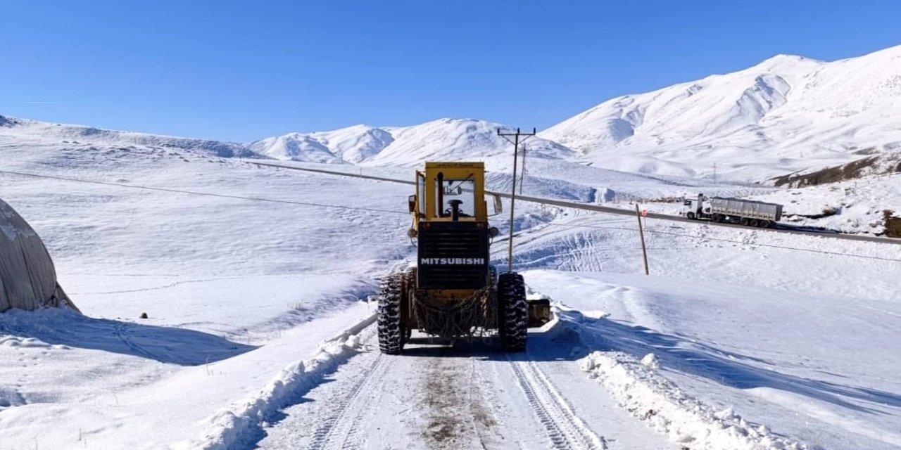 Van'da 35 ulaşım yolu kapalı
