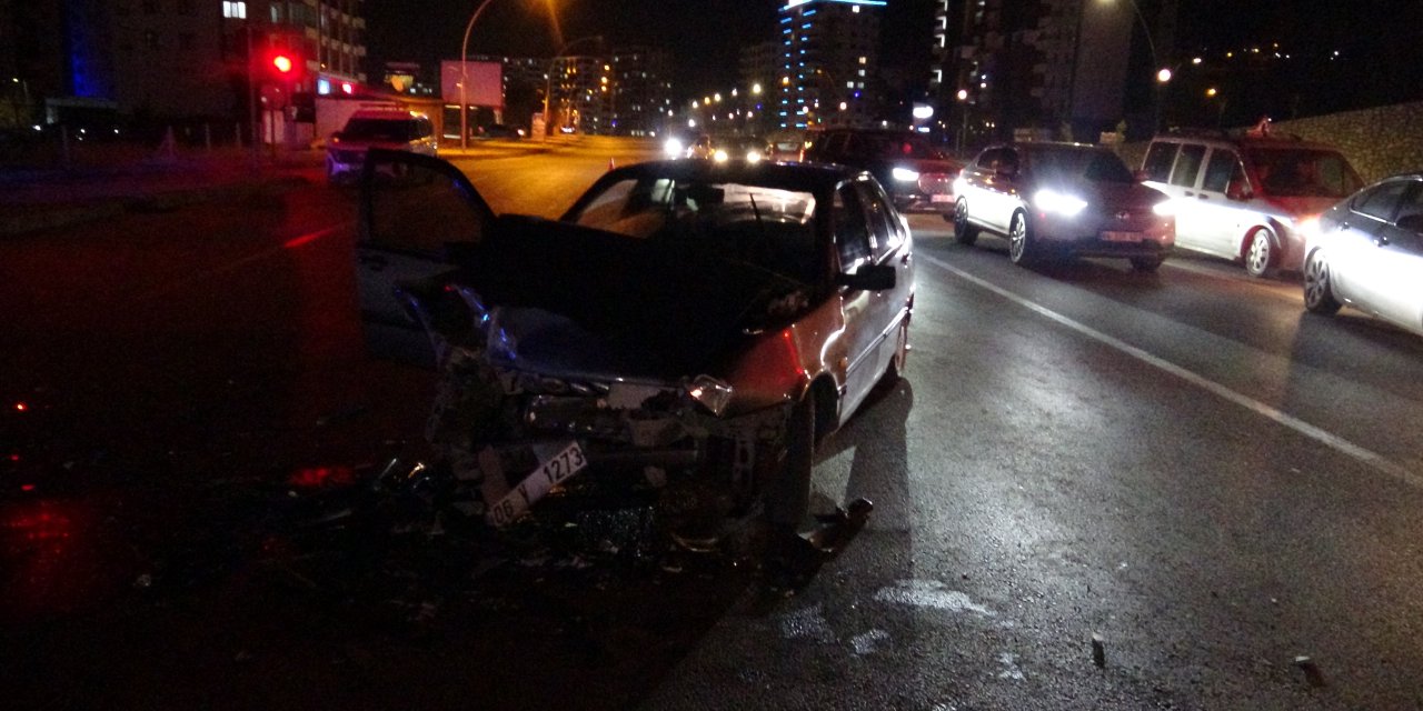 Malatya'da tır ile otomobil çarpıştı: 3 yaralı