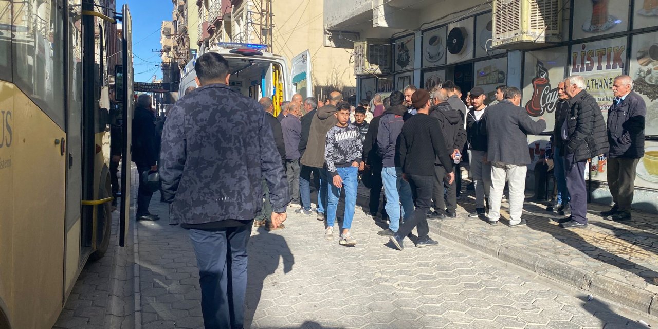 Kıraathanede tavan çöktü: 2 yaralı