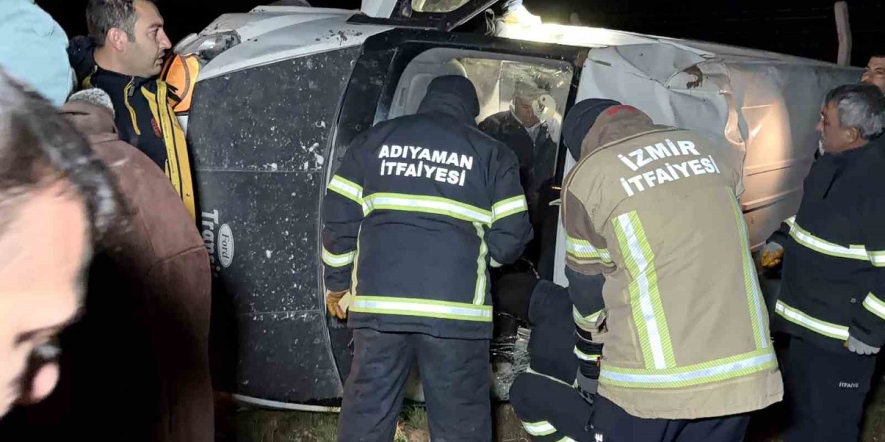 Minibüs şarampole devrildi:4 yaralı