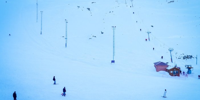 Hakkâri’de Kayak Merkezi sezonu açtı