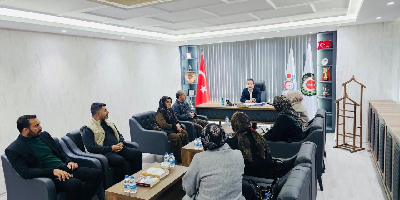 Aküzüm, kadın çalışanları ağırladı