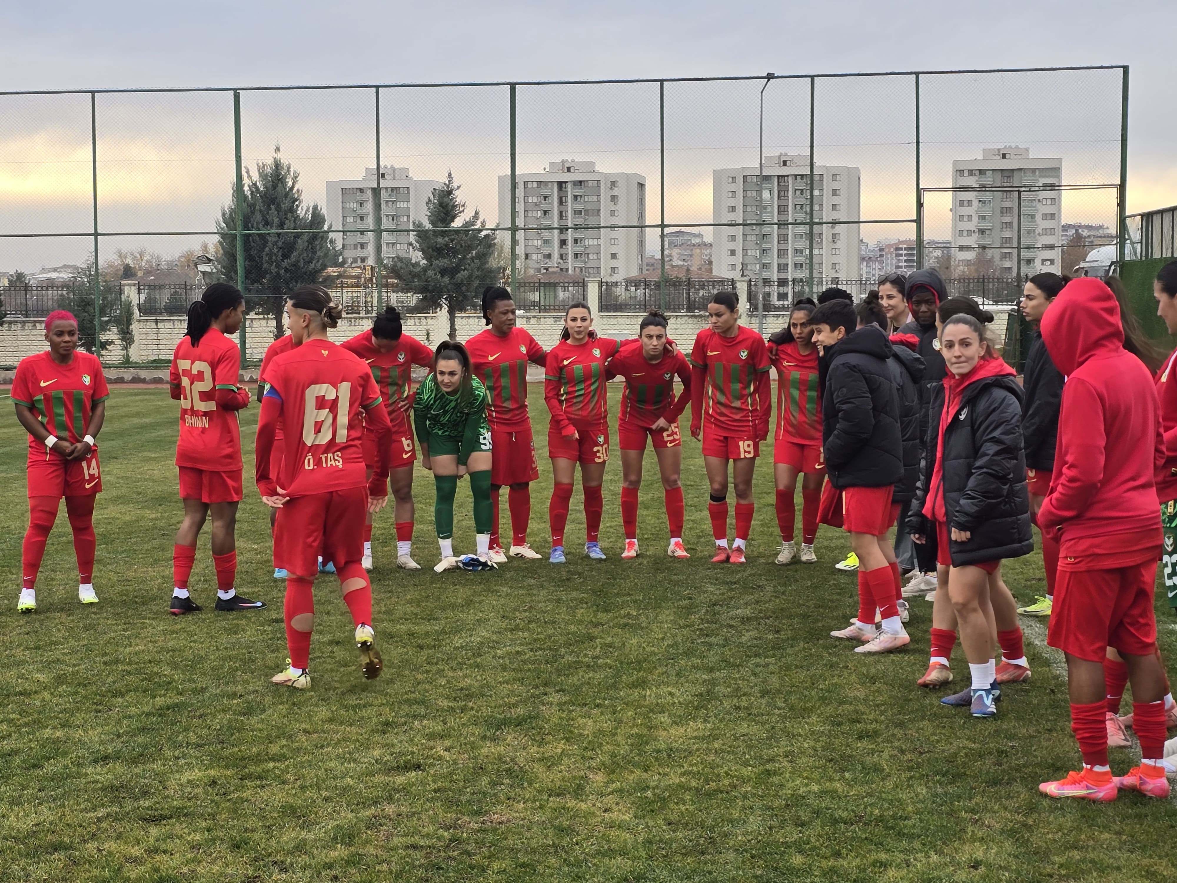 Amedspor gol oldu yağdı: Vatanspor'u 6-1 mağlup Etti